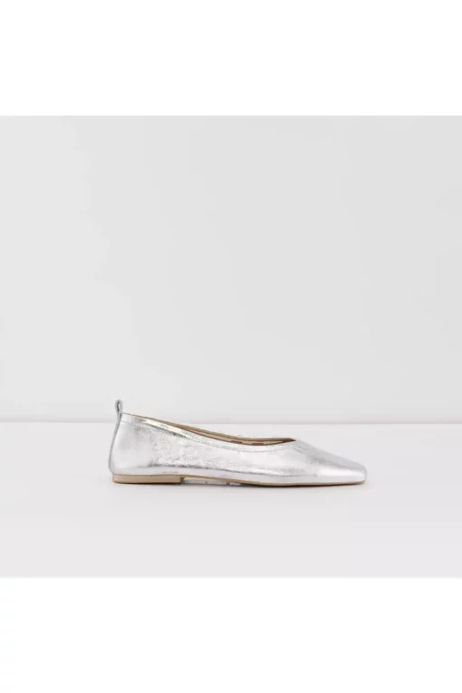 بابت زنانه چرم واقعی نقره‌ای برند Aldo - 817832199