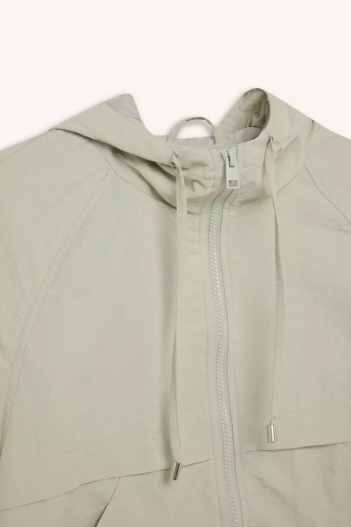 بارانی کوتاه با زیپ و کلاهدار مناسب اندام معمولی E8546AX25AU برند Defacto - 975899451