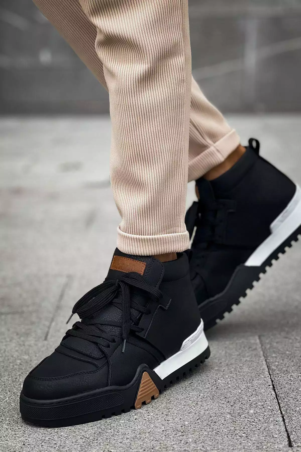 MN057 - بوت مردانه خط شبح رنگ سیاه/سیاه برند Mooien - 975133695