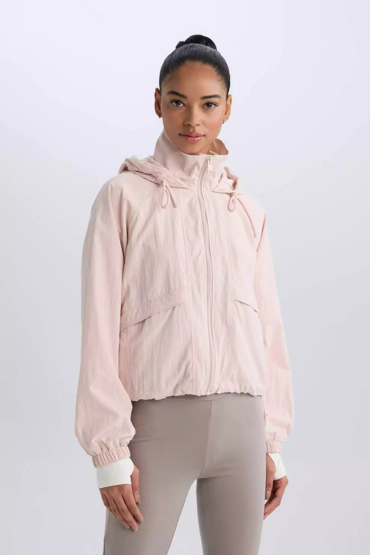 بارانگیر نازک با کلاه و جیب، مناسب برای استفاده در باران برند Defacto - 902001832