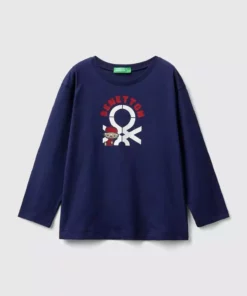 تی‌شرت آستین‌دار و یقه گرد با طرح لوگوی رنگارنگ برای پسران کودک به رنگ سرمه‌ای برند United Colors of Benetton - 849109341