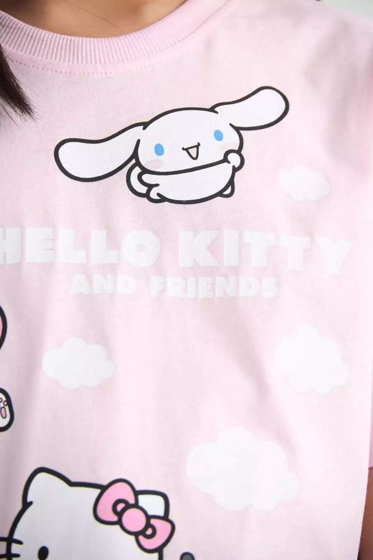 تیشرت دخترانه با طراحی شخصیت هلو کیتی، مدل راحت با یقه دوچرخهای و آستین کوتاه شماره F5389A825HS. برند Defacto - 938882210