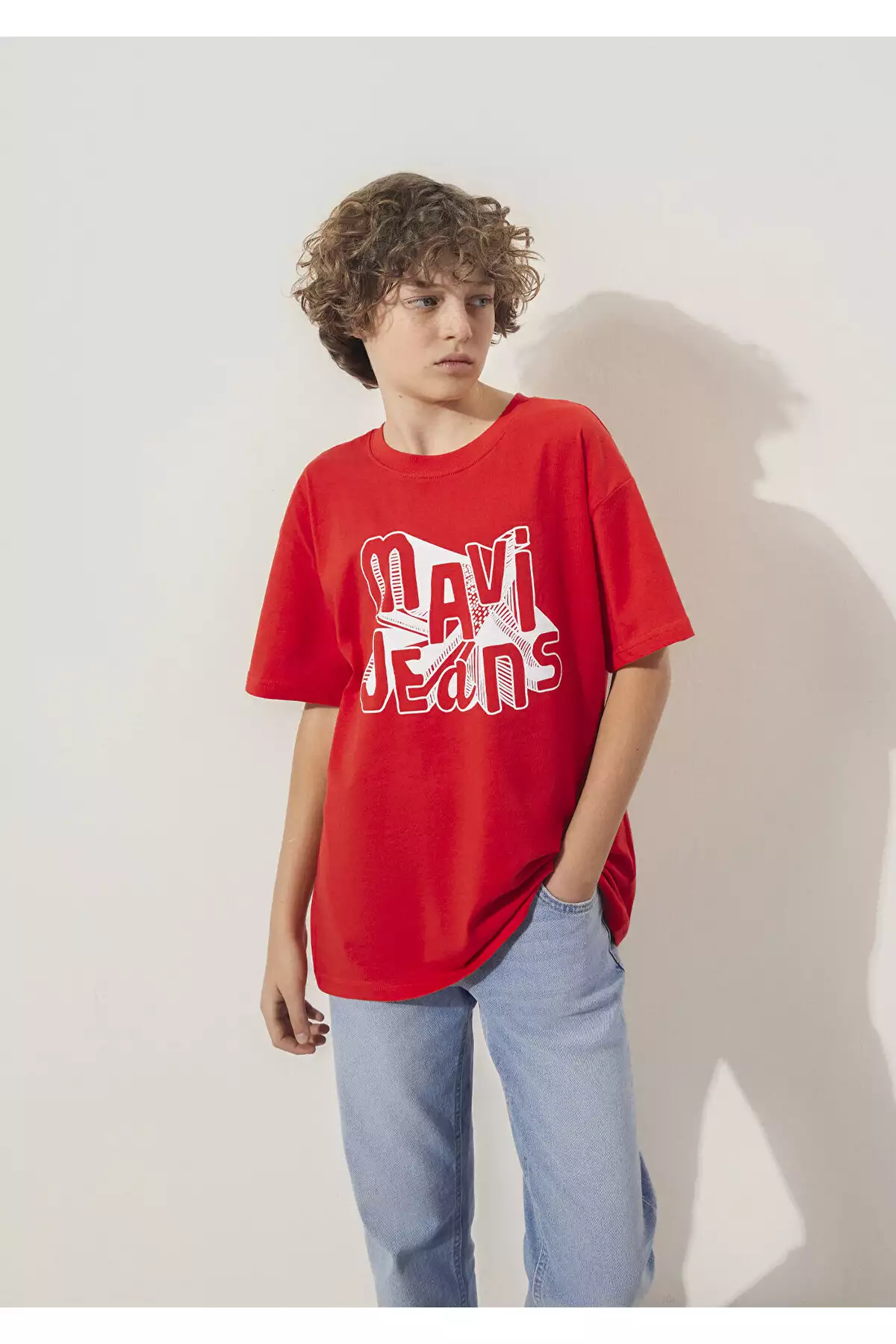 تیشرت قرمز با طرح جین، فیت گشاد / برش راحت 6610281-88523 برند Mavi - 899481694