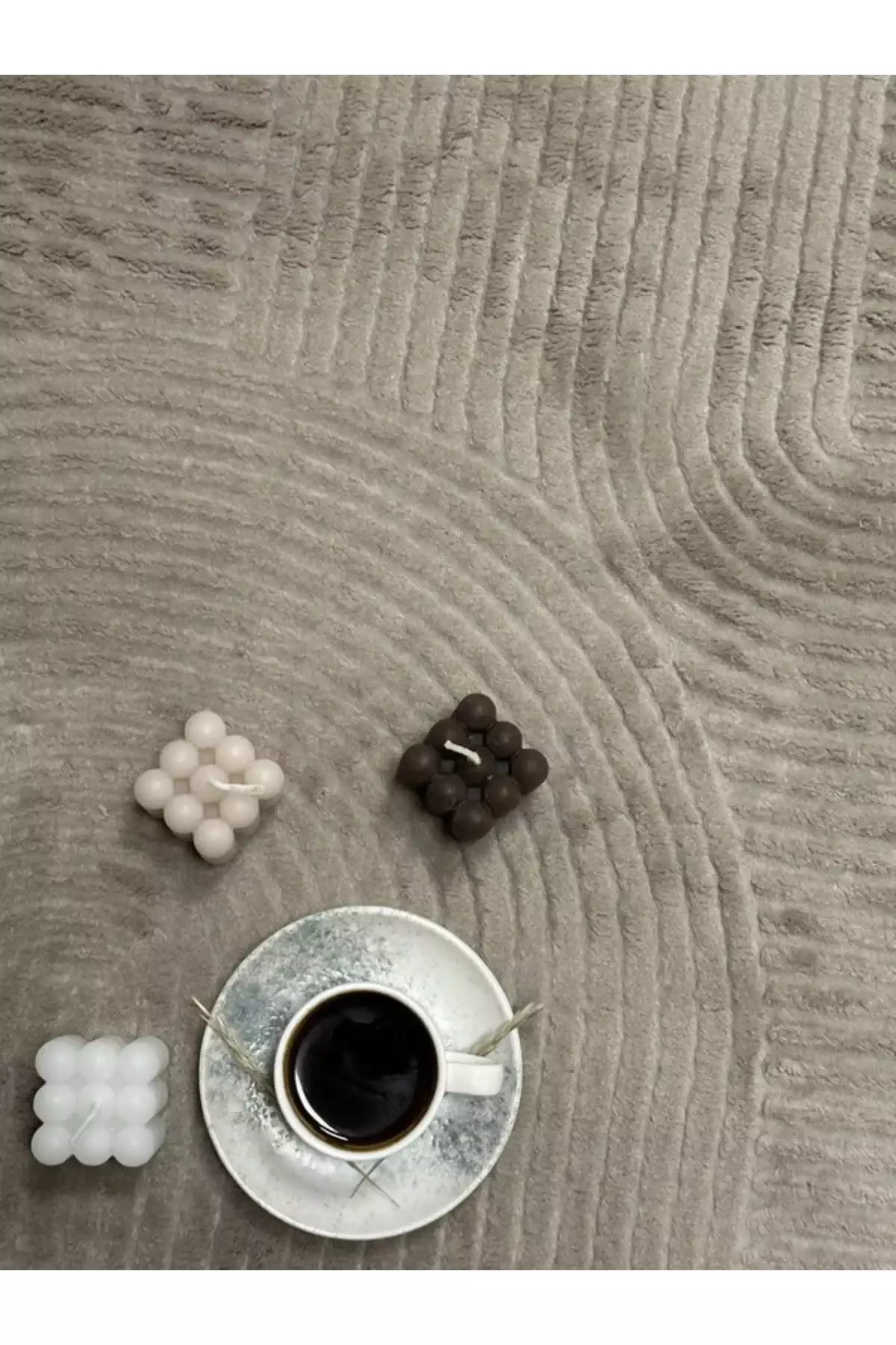 فرش اتاق و سالن با حاشیه رولیف و لبههای آویزان، زیره مقاوم و مناسب برای اتاقها، سالن، راهرو و آشپزخانه، رنگ ویزون برند Merinos - 979505384