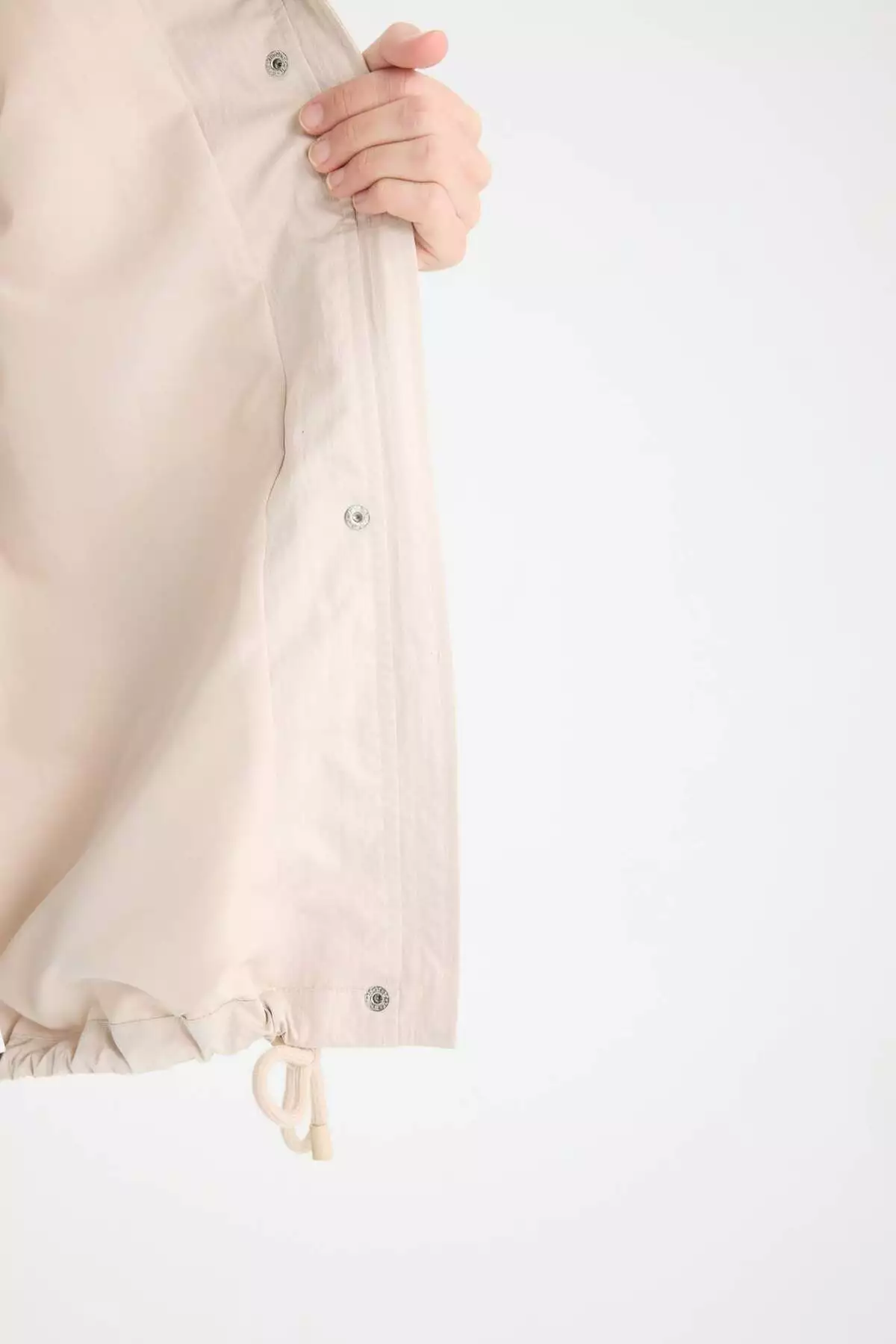 بارانی با کلاه و زیپ، مناسب برای روزهای بارانی و طراحی متناسب E8605AX25AU برند Defacto - 975899404