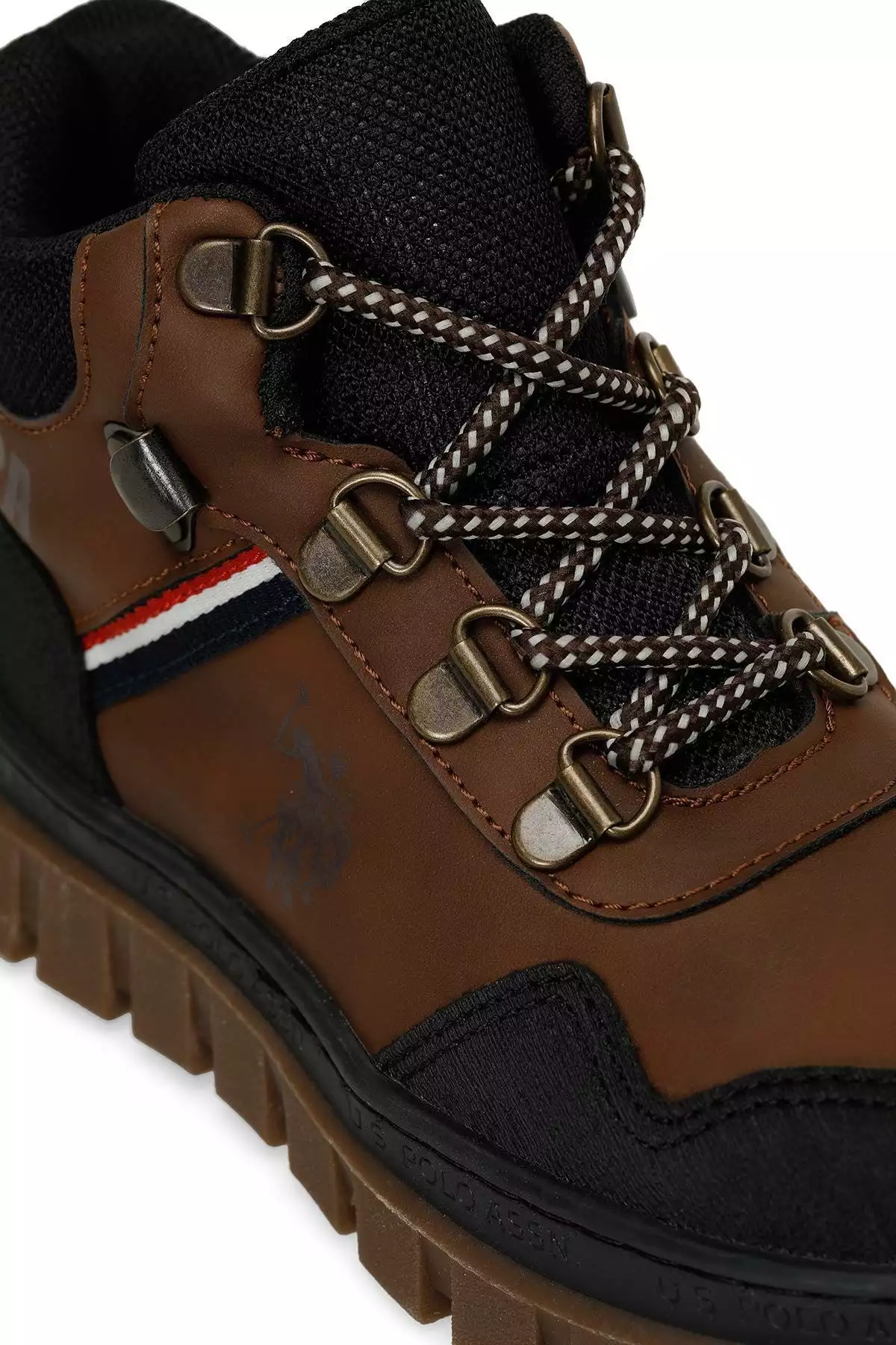 چکمههای زمستانی کودک پسر با رنگ قهوهای و زیره ضد لغزش و زیپ دار برند U.S. Polo Assn. - 894490514