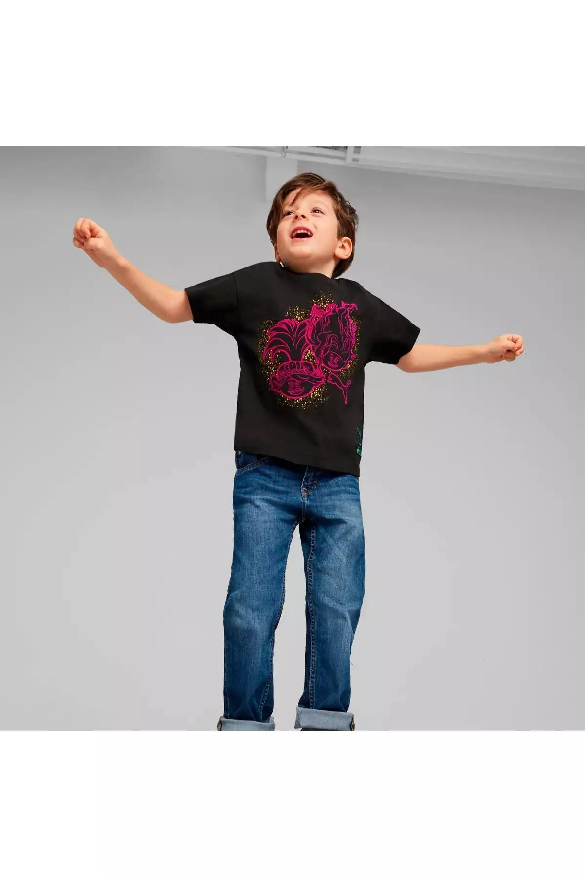 تیشرت گردنگرد مشکی با طرح تروالز برای پسران برند Puma - 816734718