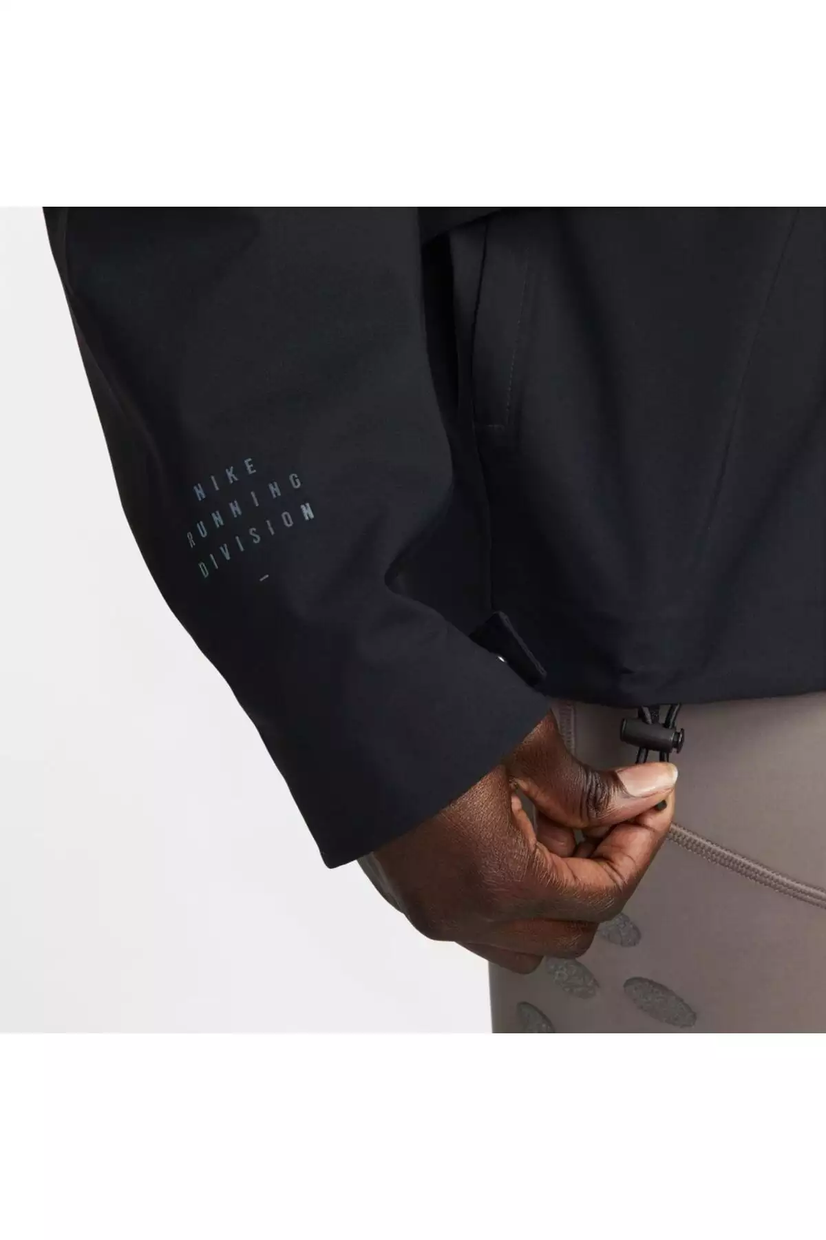 یقه کامل زنانه استورم فیت ران دیویژن - جلیقه - بارانی - بادگیر برند Nike - 816697169