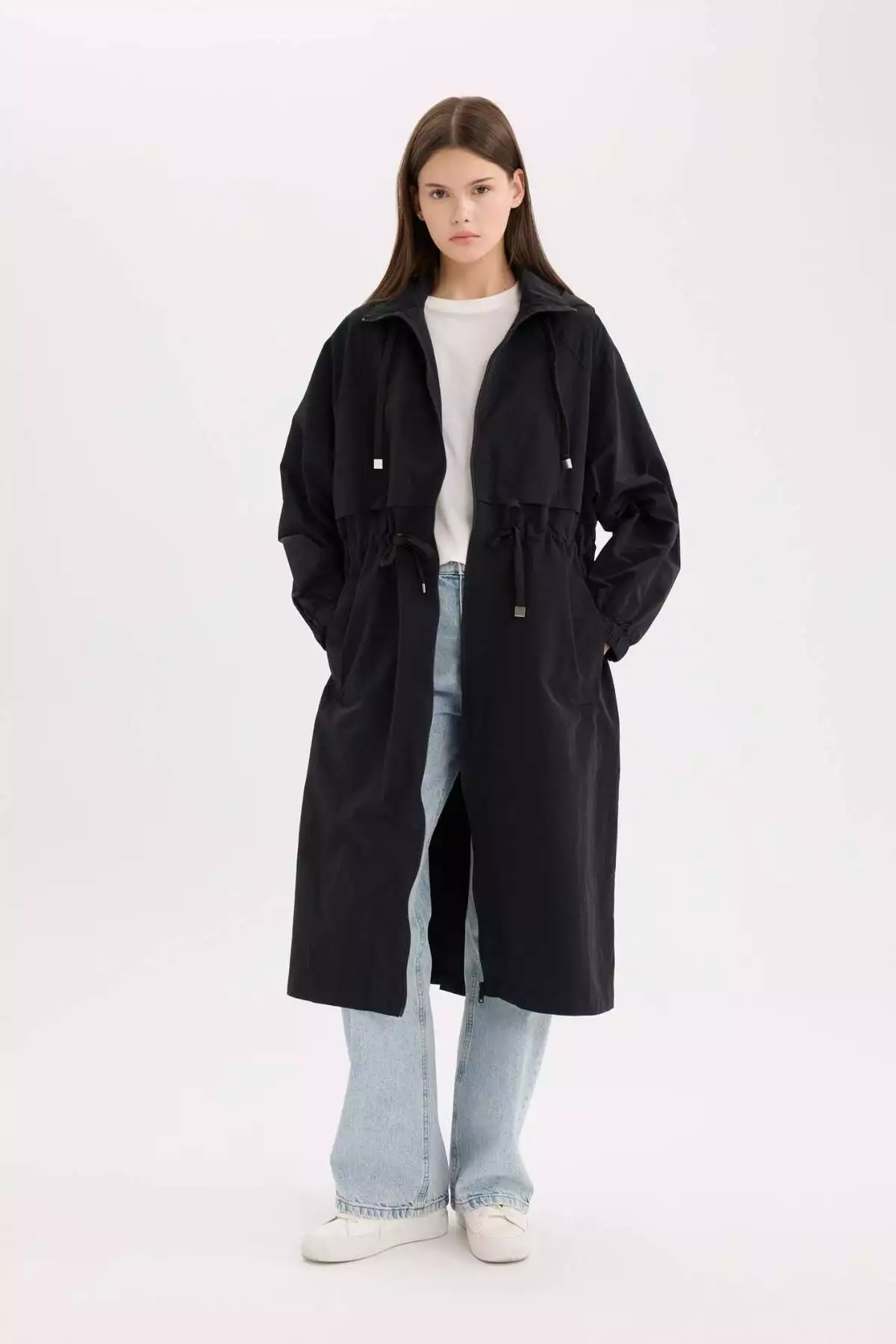 بارانی بلند با کلاهی ضد آب و زیپی، دارای جیب و کمر کشی معنادار - مدل A6245AX25SP برند Defacto - 930788651