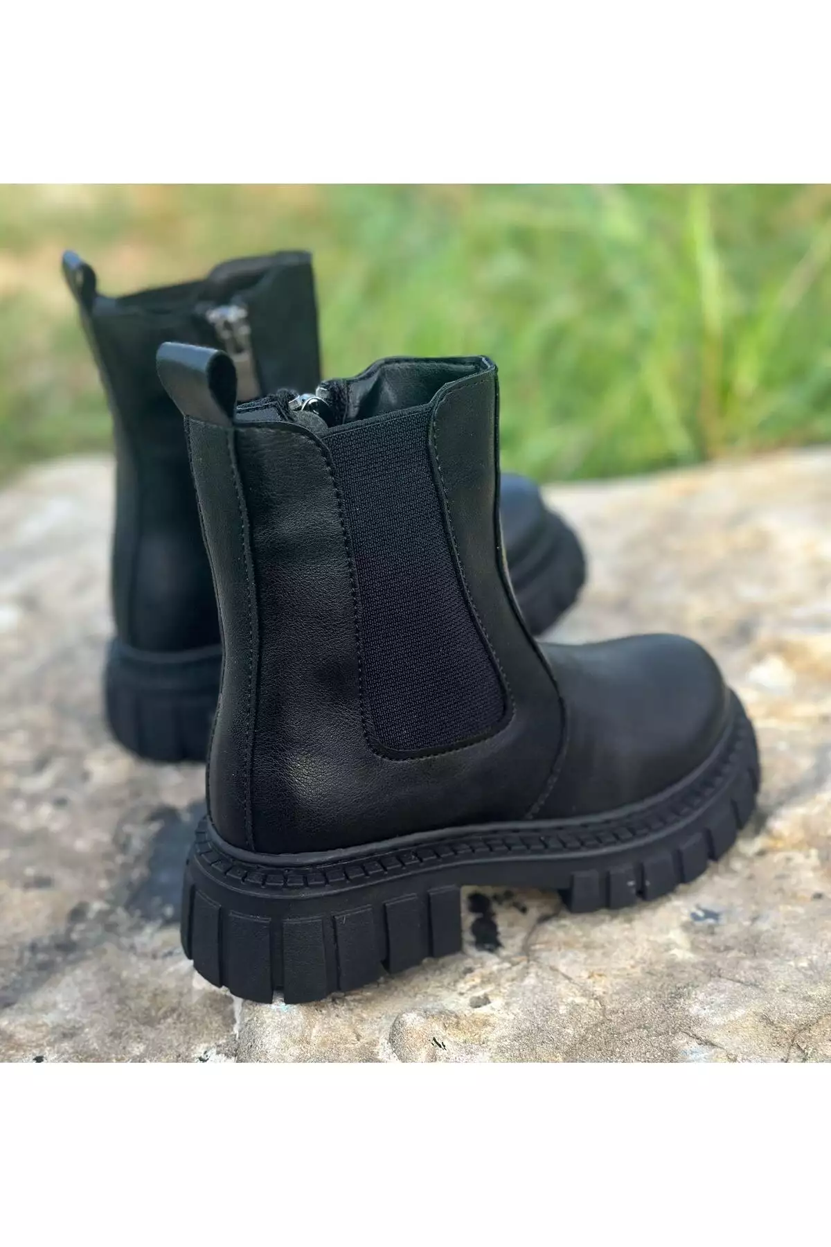 کفش بوت بچگانه با جزئیات لاستیکی، کفش بوت مشکی بچگانه برند Surpie Shoes - 358917751