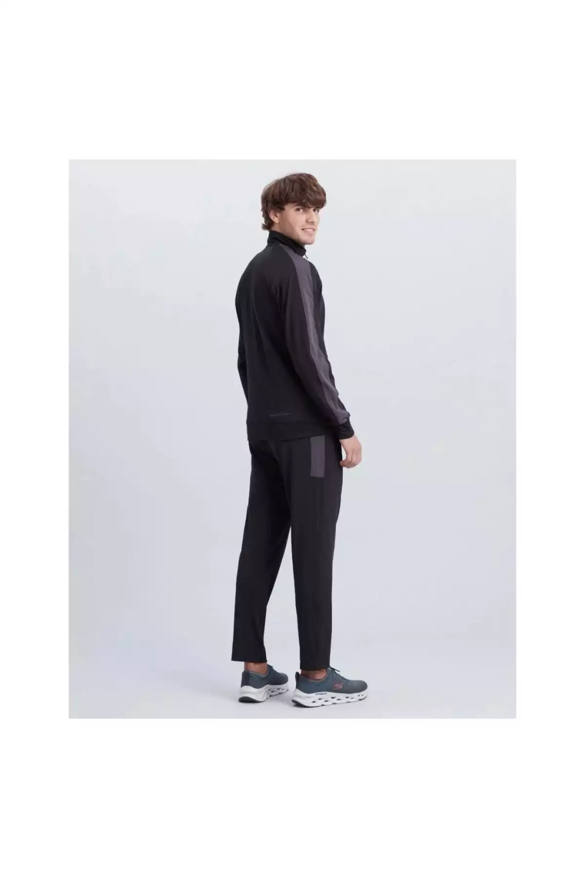 کت کوچک میکرو مدل S212165 رنگ سیاه برند Skechers - 899711510