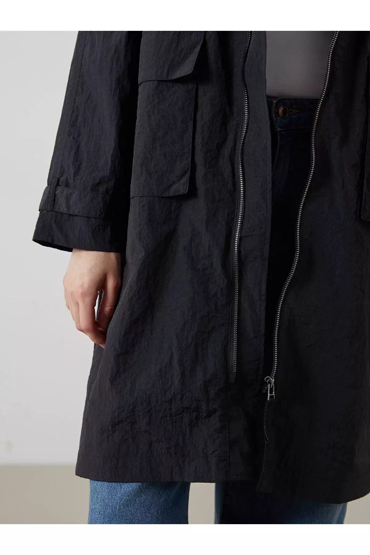 بارانی زنانه کلاهدار مشکی برند LC Waikiki - 982327736