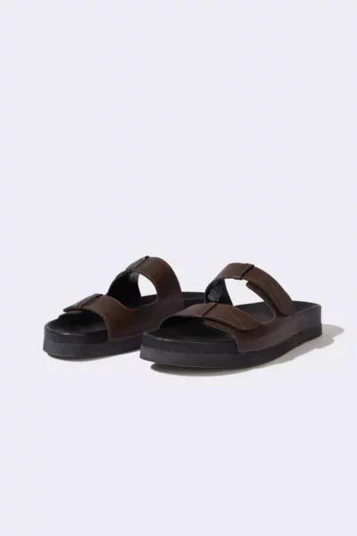 دمپایی زنانه با دو بند صاف از جنس چرم مصنوعی مدل E6249AX25HS برند Defacto - 903164960