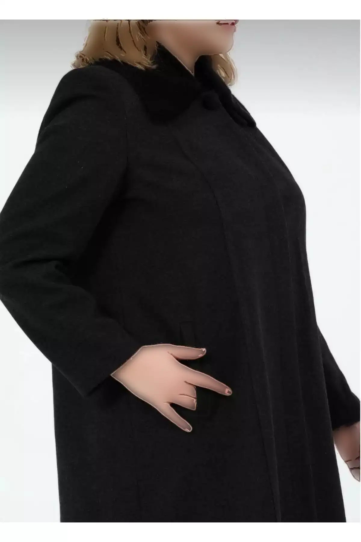 کابان مردانه پالتوی کوتاه با یقه چرمی و تزئینات پر ندار پامیلا برند GLR&GYM - 871353939