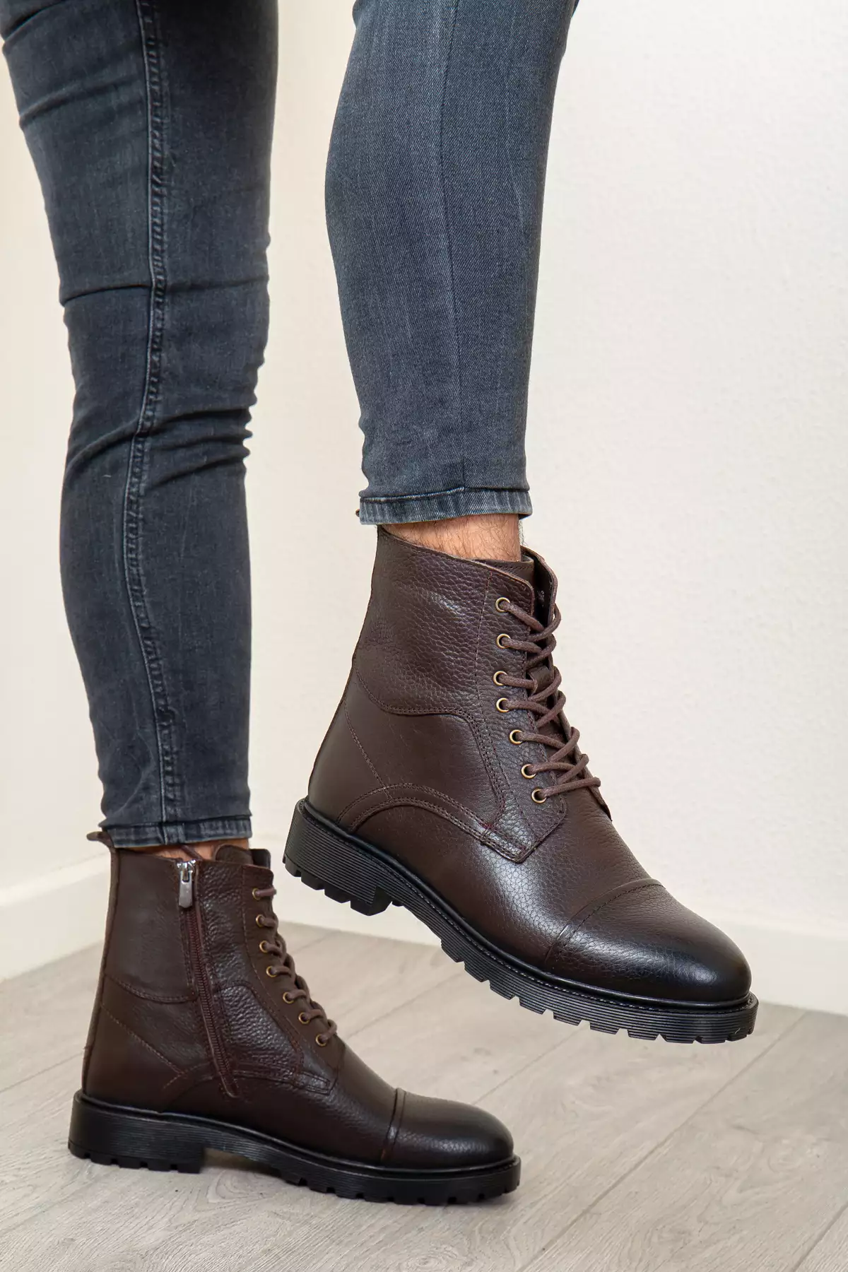 D402 چکمه زمستانی مردانه از جنس چرم طبیعی، ضد سرما با کفی لاستیکی برند Daxtors - 350404782