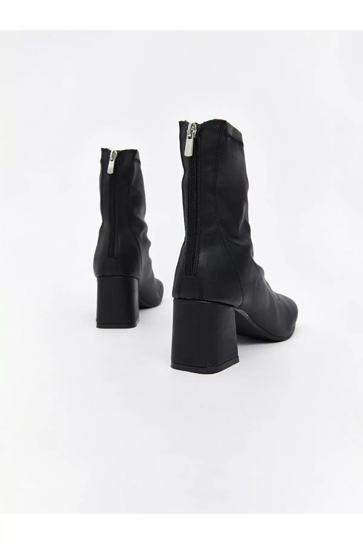 از فروشگاه UZG استایل خود را بسازید | بوت زنانه با ظاهر چرمی برند LC Waikiki - 1032335032