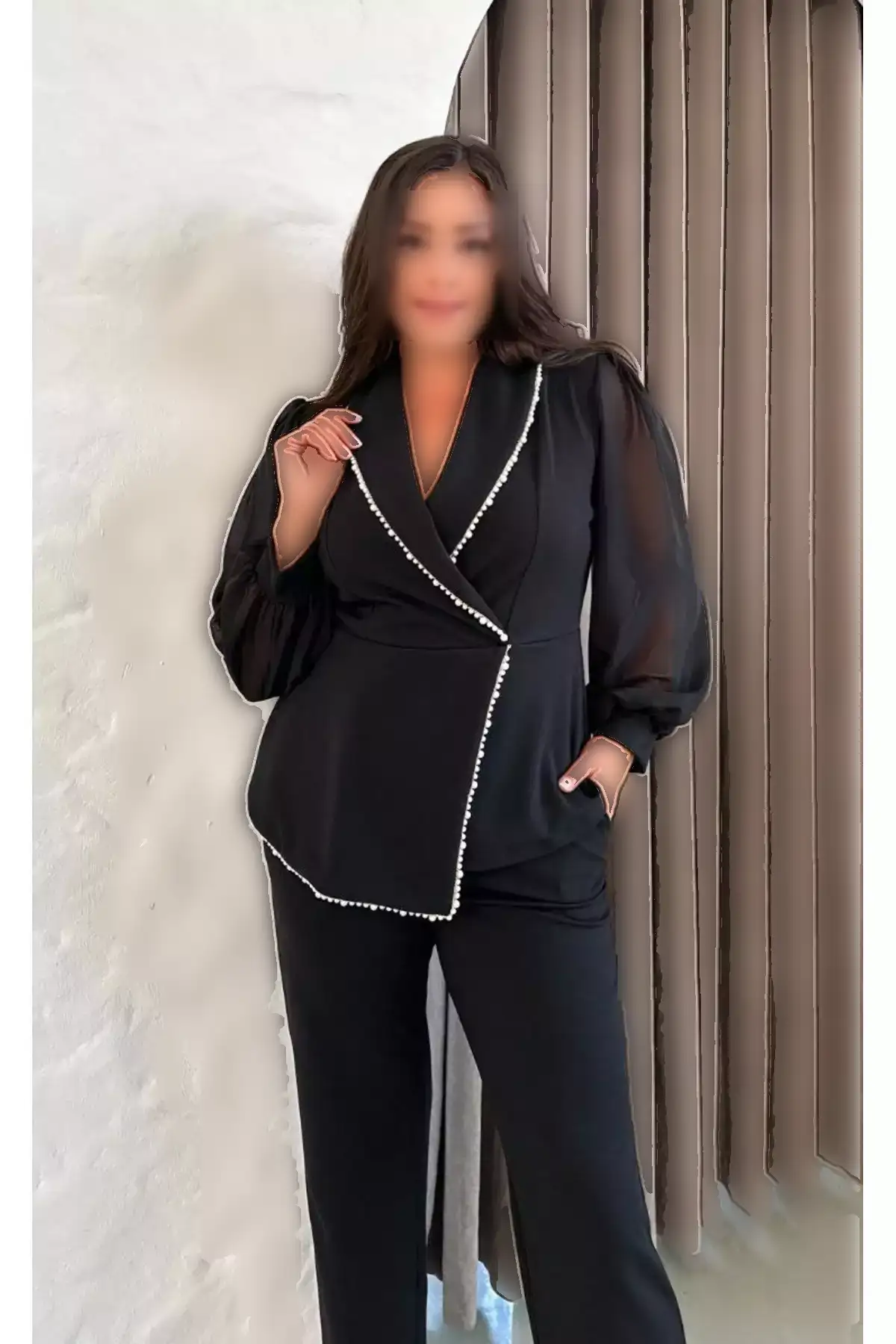 ست شیک ابریشمی زنانه با یقه کراوات و آستین بادکنکی، جزئیات مرواریدی، سایز بزرگ، رنگ مشکی 25009 برند Butik Nilyam - 992404572