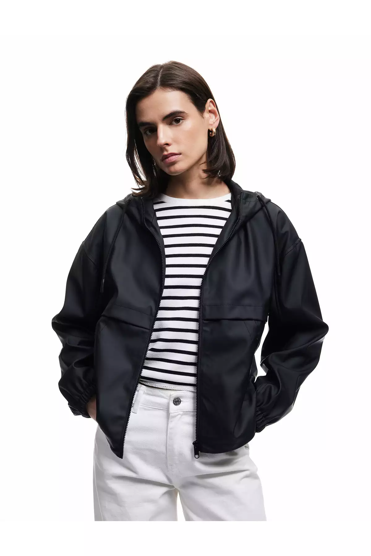 بارانی چرم مصنوعی با کلاه و آستینهای بلند و زیپ دار برند Koton - 991023785