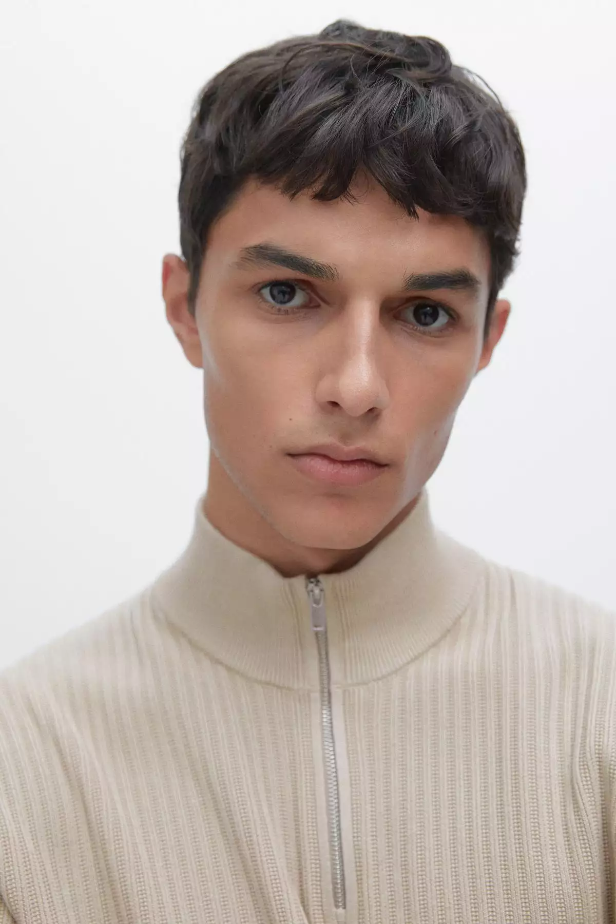 ژاکت با یقه دیپ طراحی شده از جنس بافتنی برند Massimo Dutti - 978135279