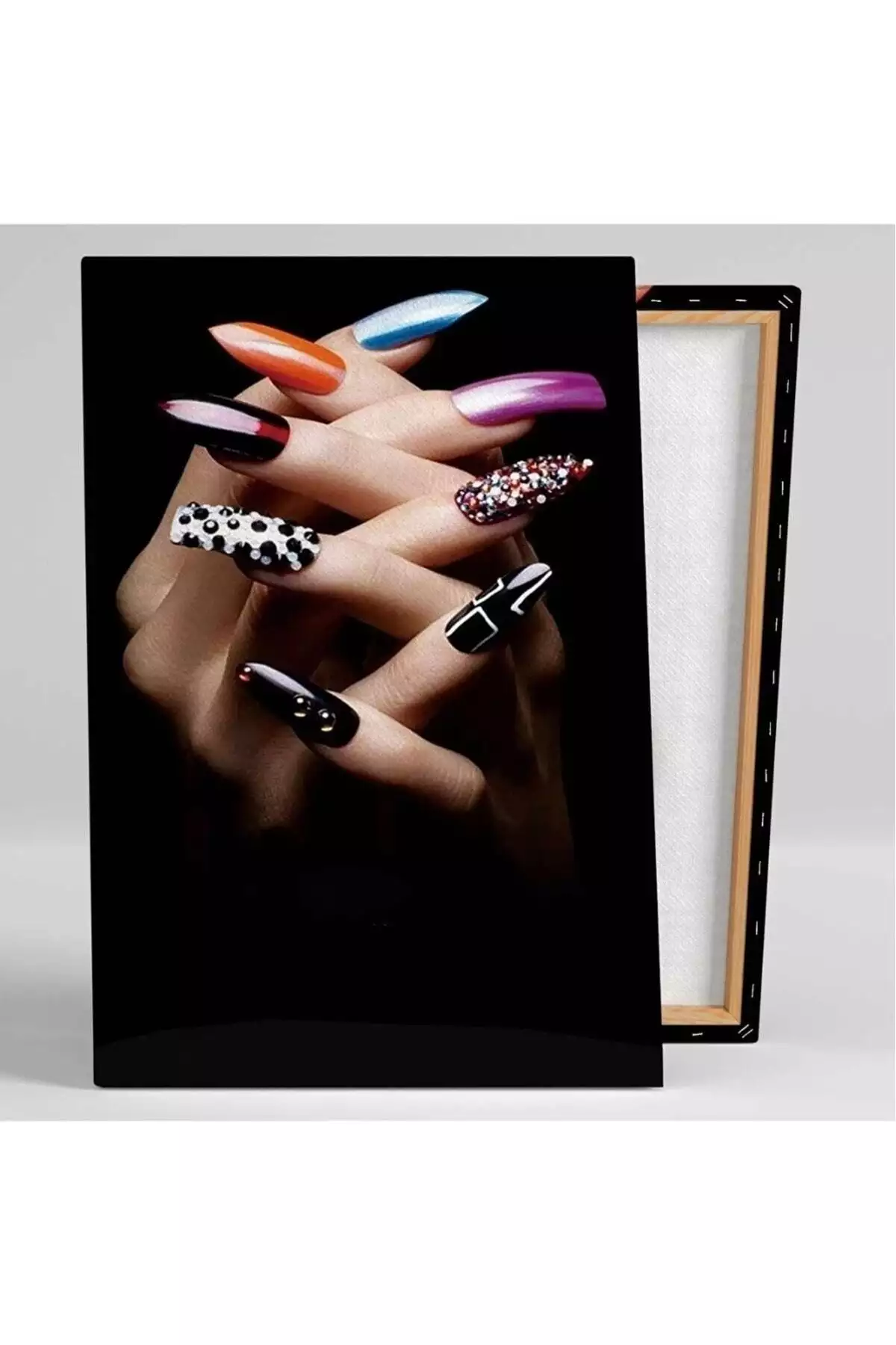 تابلوی کنواس دکوراتیو مدرن با طراحی ناخن رنگی و روغنی برای آرایش خانمها برند Nazenin Design - 765815109