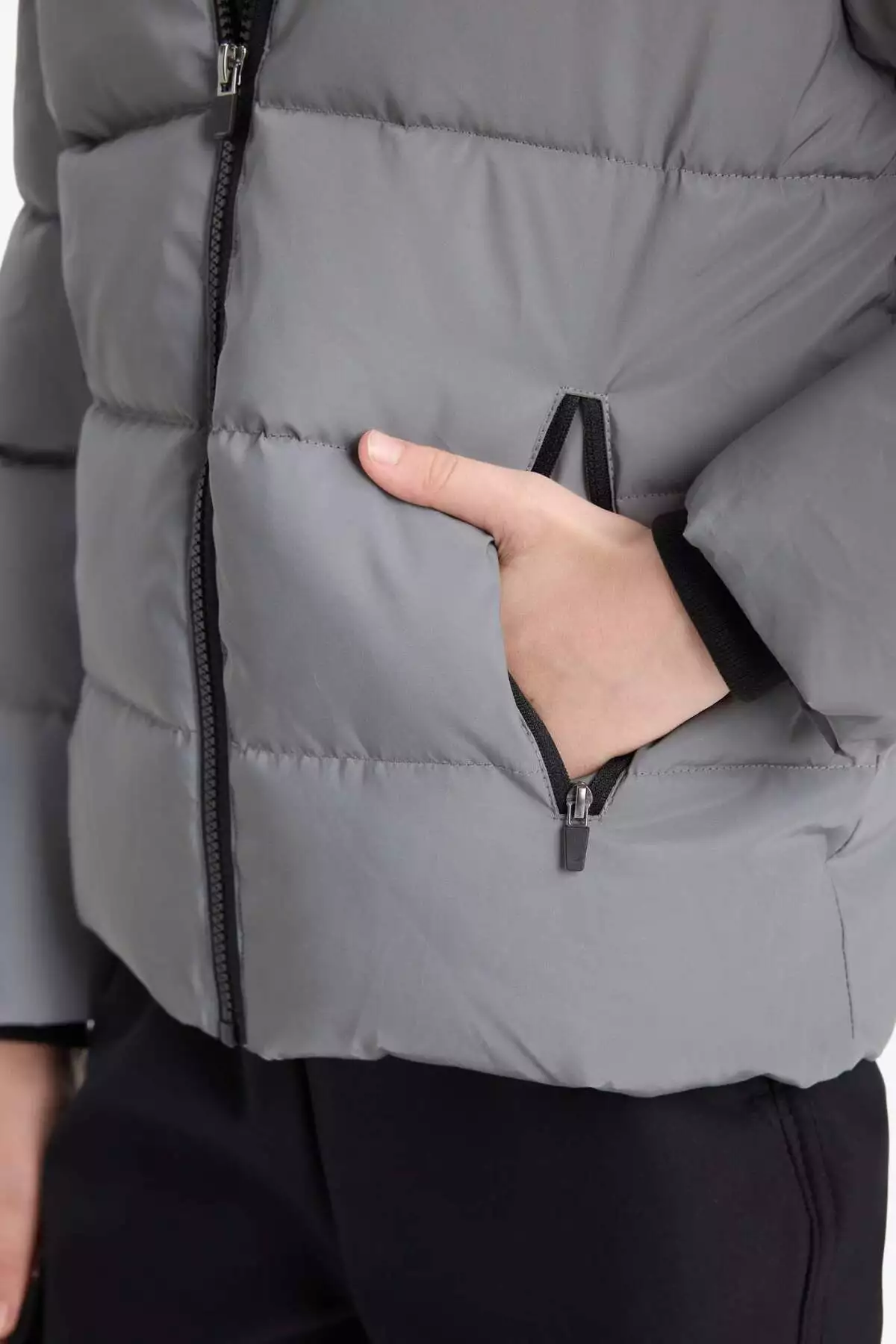 پالتوی کاپشن کلاهدار با کلاه و آستر پشمی ضد آب برای پسران - کد E9348A825WN برند Defacto - 993840677