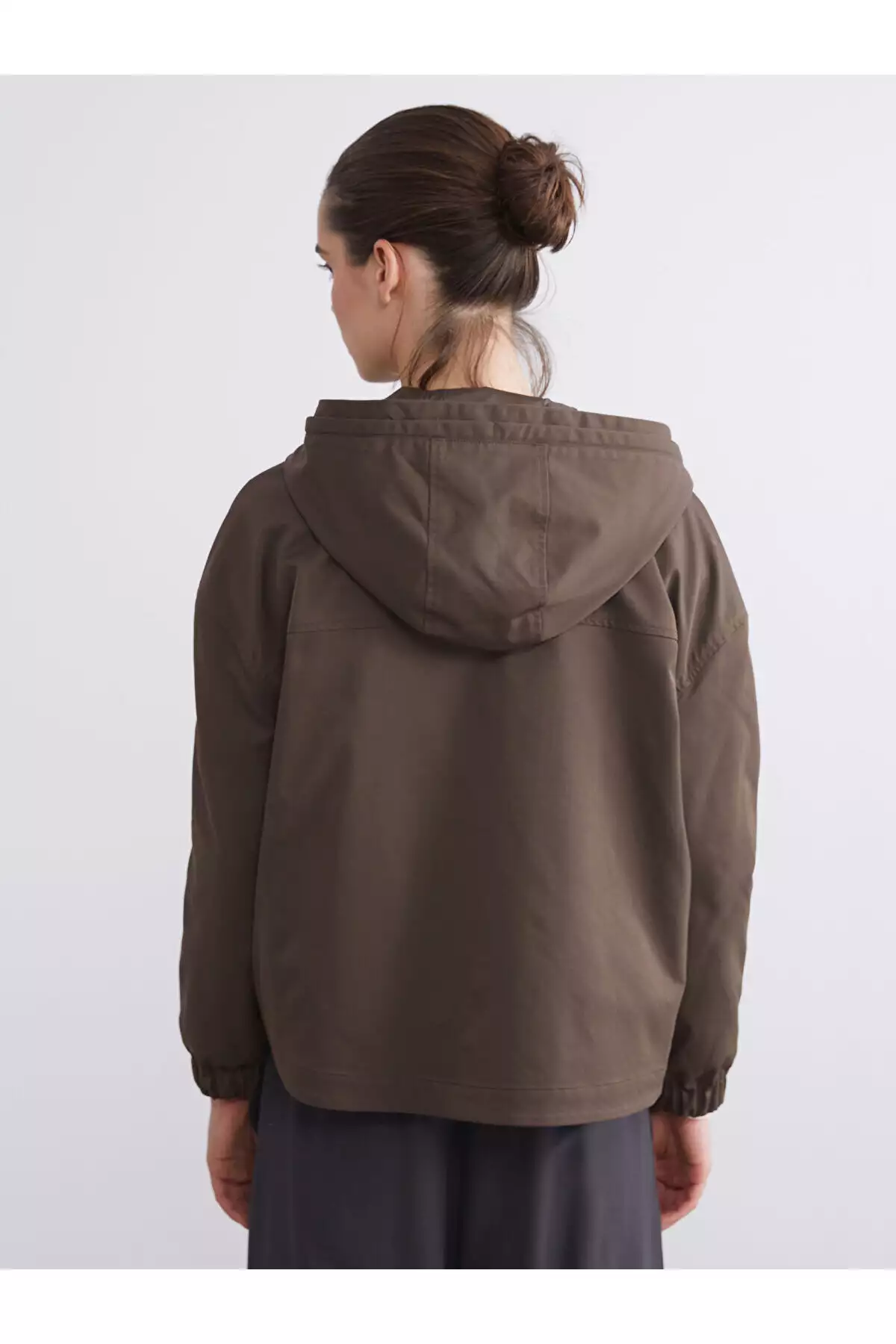 یمهبارانی زنانه کاپشن بزرگ سایز با هود قهوهای برند LC Waikiki - 982376540