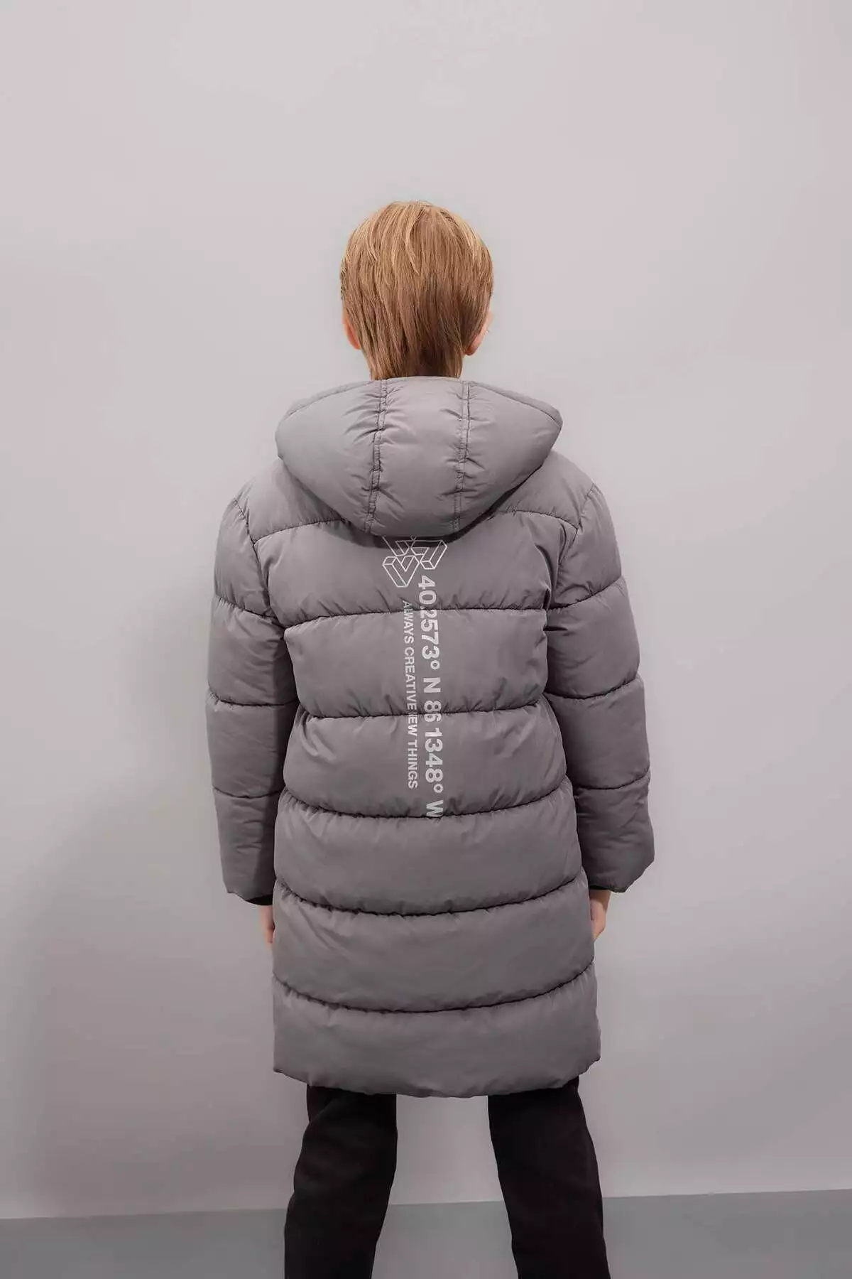 پارس کلاهدار ضدآب با زیپ و جیب برای پسران با آستر پشمی C8801A824CW برند Defacto - 871120440