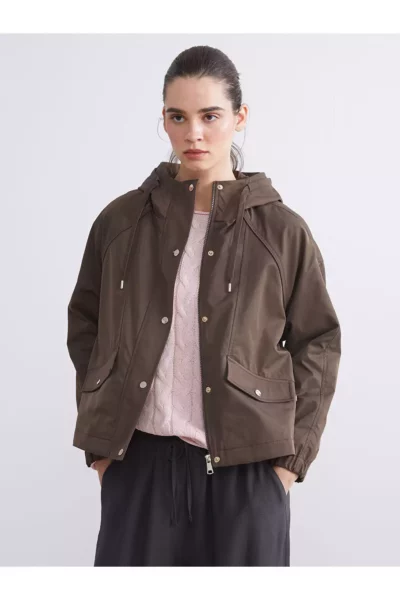 یمه‌بارانی زنانه کاپشن بزرگ سایز با هود قهوه‌ای برند LC Waikiki - 982376540