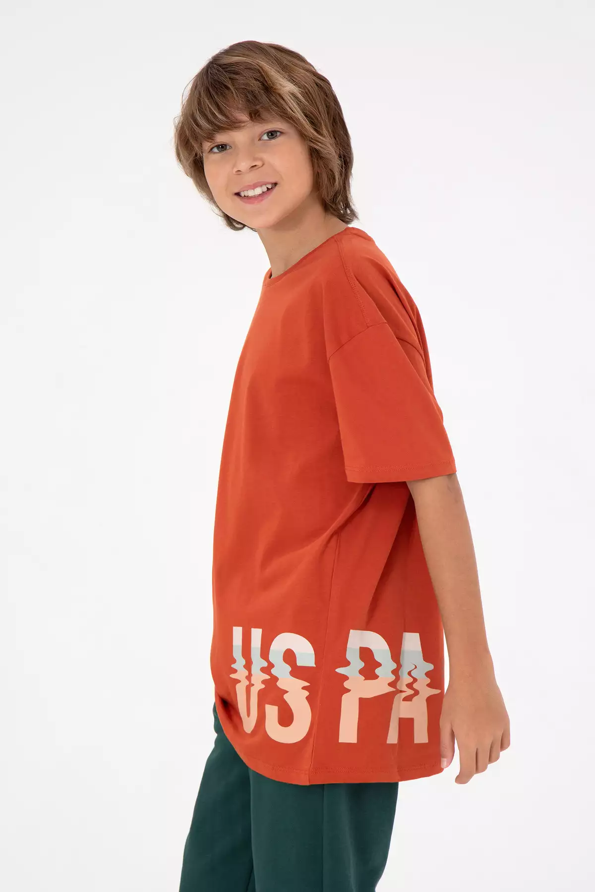 تیشرت یقه گرد دوچرخهای پسرانه رنگ آجر برند U.S. Polo Assn. - 865159390