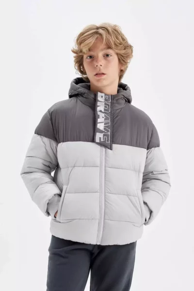 کاپشن پسرانه آستردار با کلاه و جیب، ضد آب و زیپدار مدل C5509A824WN برند Defacto - 871121075