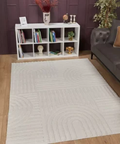 فرش کودکانه و اتاق نشیمن کوئینسی با طراحی نرم و پشمالو در رنگ کرم برند venucci home & living - 288488210