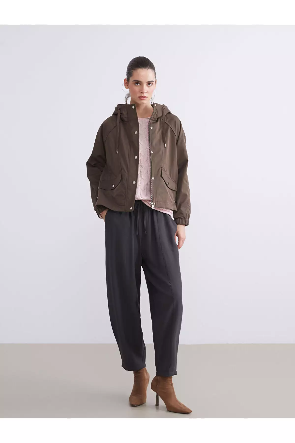 یمهبارانی زنانه کاپشن بزرگ سایز با هود قهوهای برند LC Waikiki - 982376540