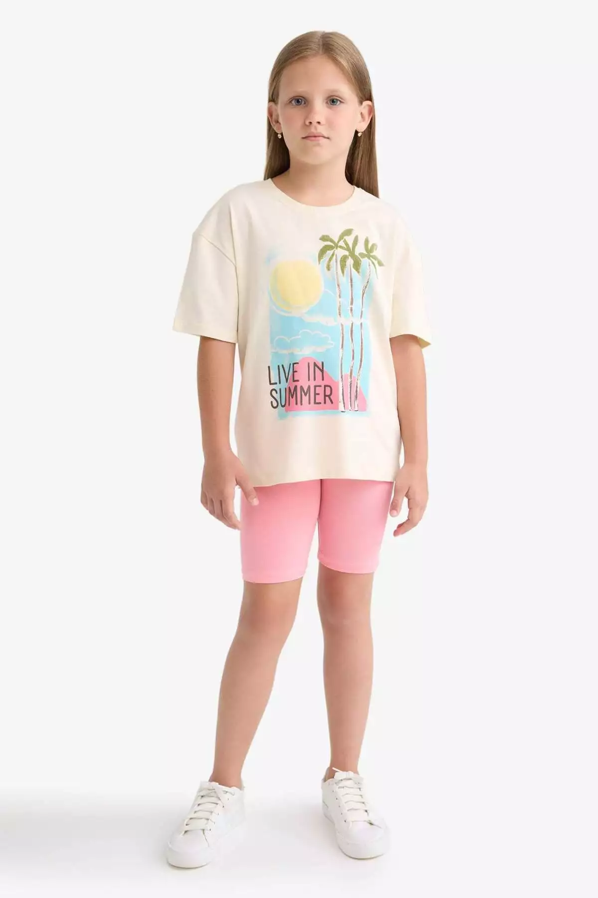 تیشرت کوتاه آستین دخترانه با یقه گرد و طرح ریسه مدل E0353A825SM برند Defacto - 941554137