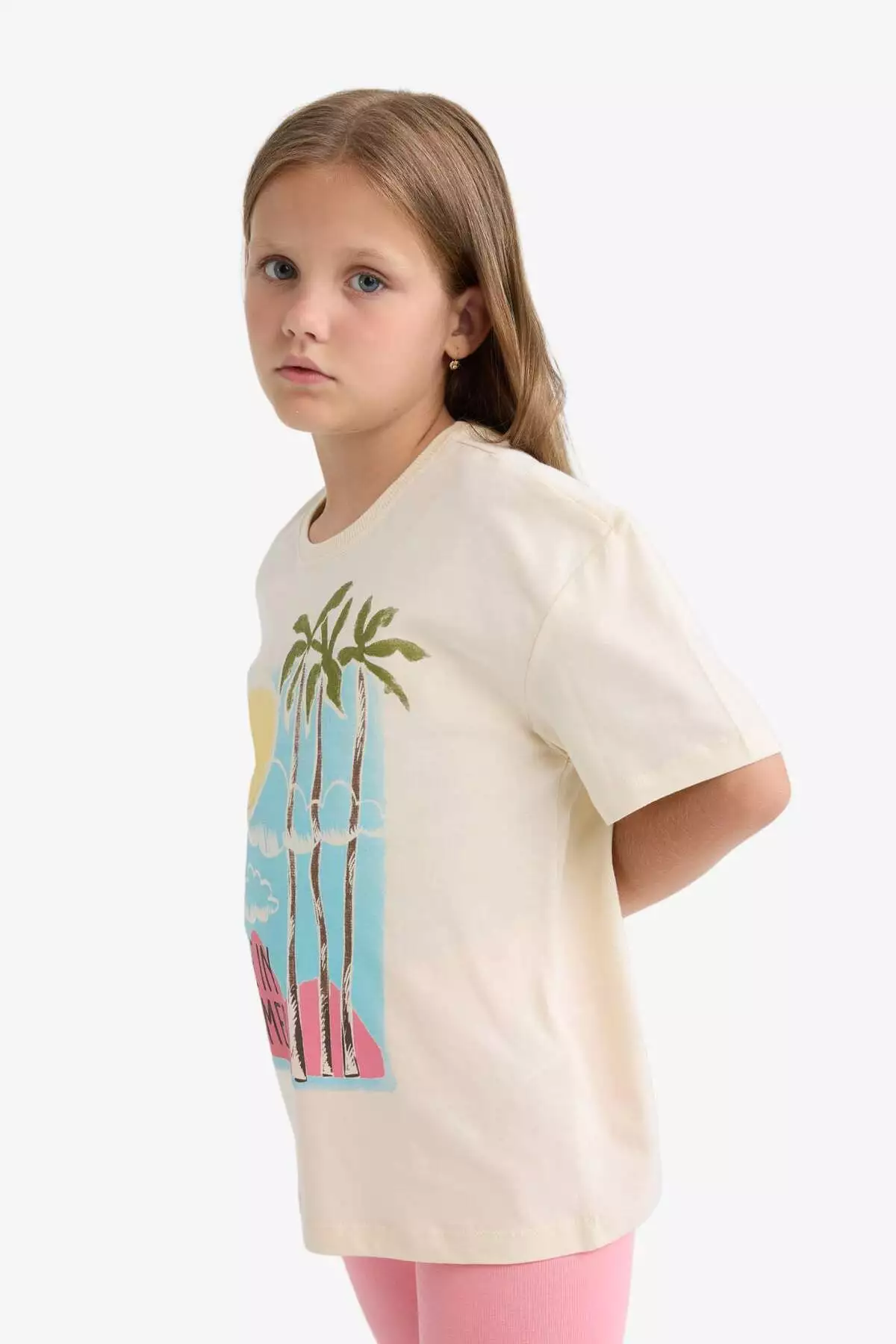 تیشرت کوتاه آستین دخترانه با یقه گرد و طرح ریسه مدل E0353A825SM برند Defacto - 941554137