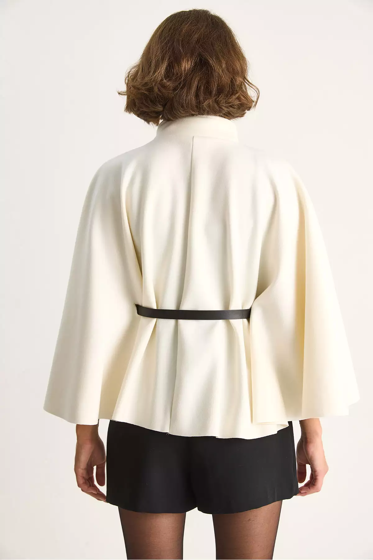 پانچو زنانه با جزئیات دکمه طلایی و کمربند 2712 60261570 برند Bianco Lucci - 984783802