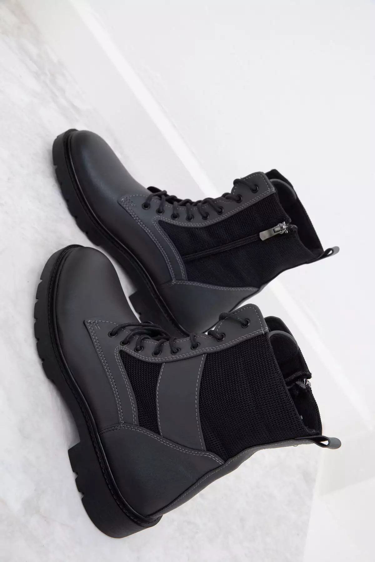 بوت و بوتی مردانه رنگ فومه 19692 برند SOHO - 883819134