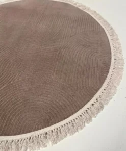 فرش اتاق و سالن با حاشیه رولیف و لبههای آویزان، زیره مقاوم و مناسب برای اتاقها، سالن، راهرو و آشپزخانه، رنگ ویزون برند Merinos - 979505384