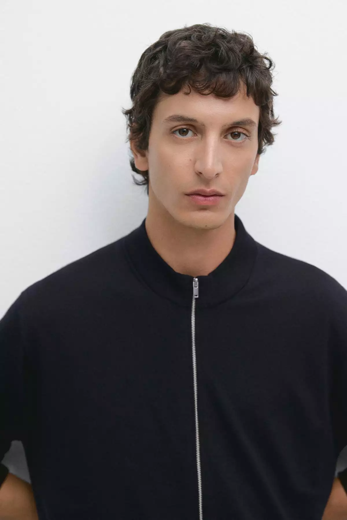 کاردیگان زیپدار پشمی ۱۰۰% مچدس مرینو برند Massimo Dutti - 982461419