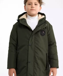 کاپشن و پالتوی کلاهدار پسرانه به رنگ خاکی، ضد آب و ضد باد با داخل پشمی برند QAWWA - 759719130