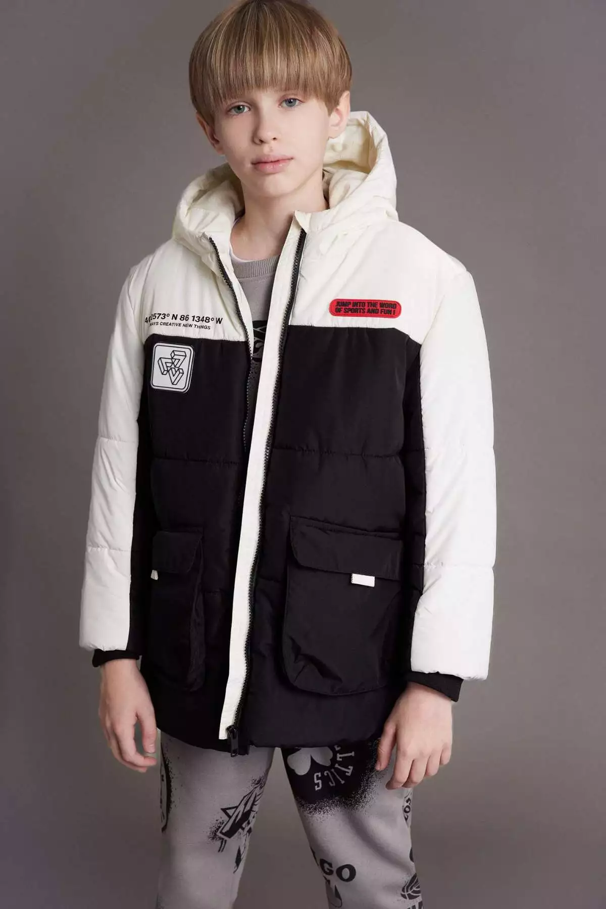 کاپشن پسرانه ضدآب با کلاه و زیپ و جیب، با آستری پولاری C9036A824WN برند Defacto - 879220979