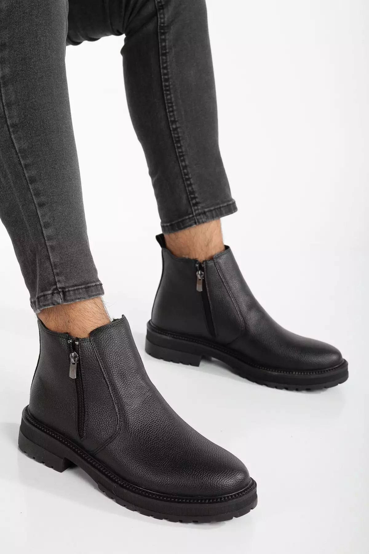 چکمه روزمره مردانه سیاه راحت با داخلی پشمی، مقاوم در برابر سرما و آب، با زیره لاستیکی ضد لغزش. برند Sanvio Tarzkar - 849990499