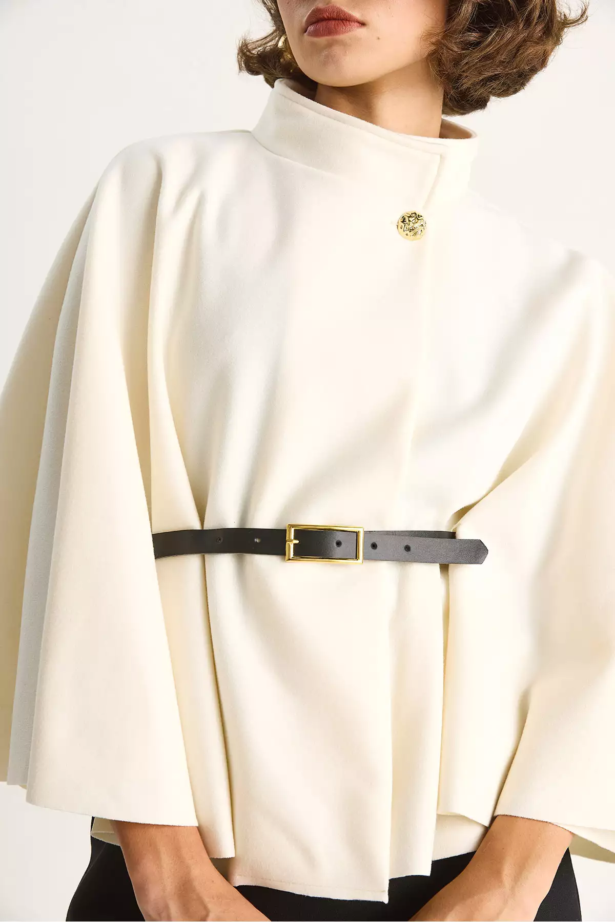 پانچو زنانه با جزئیات دکمه طلایی و کمربند 2712 60261570 برند Bianco Lucci - 984783802