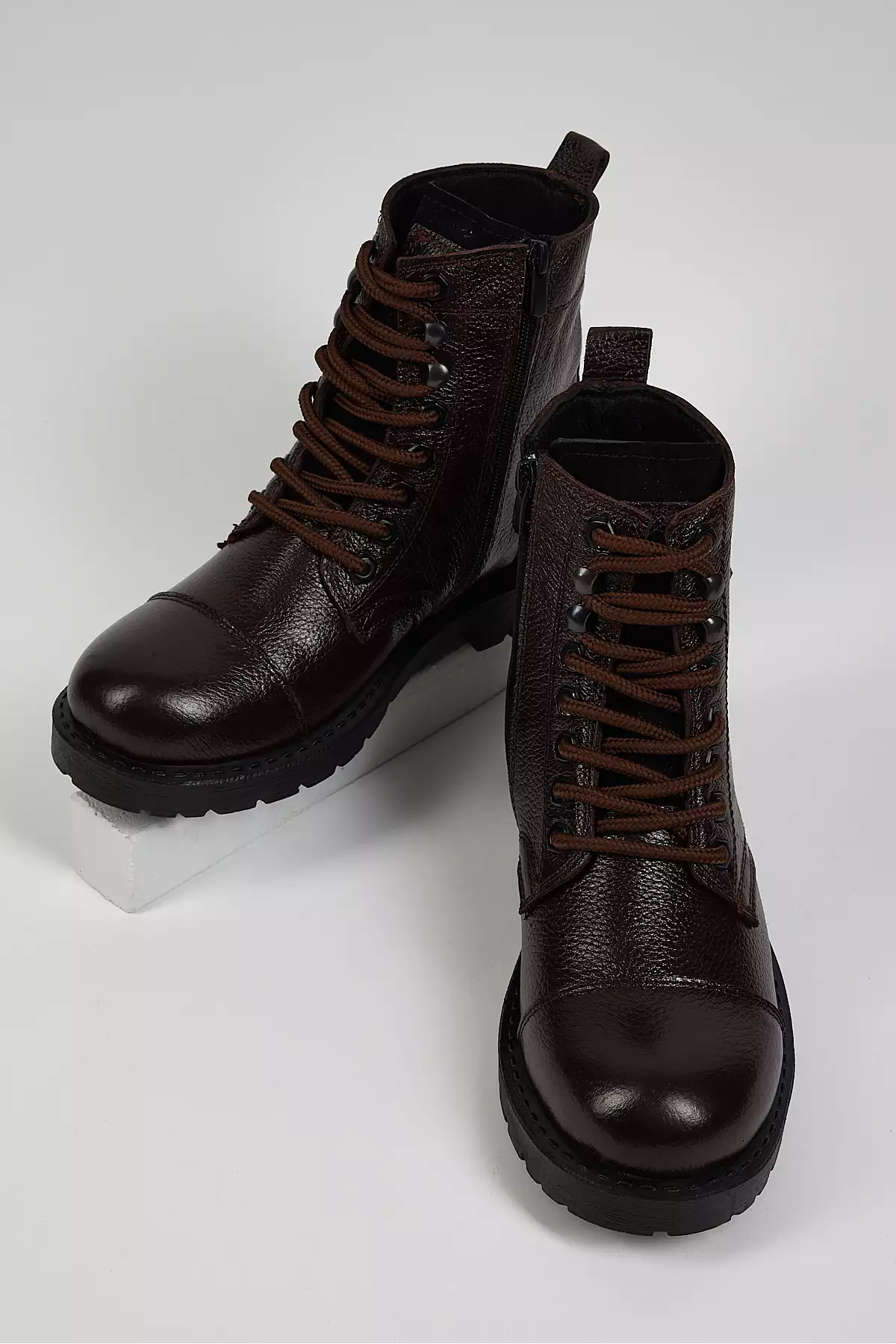 بوت مردانه قهوهای تونی بلک با طراحی راحت و مدل بنددار از چرم طبیعی برند Tonny Black - 776733633