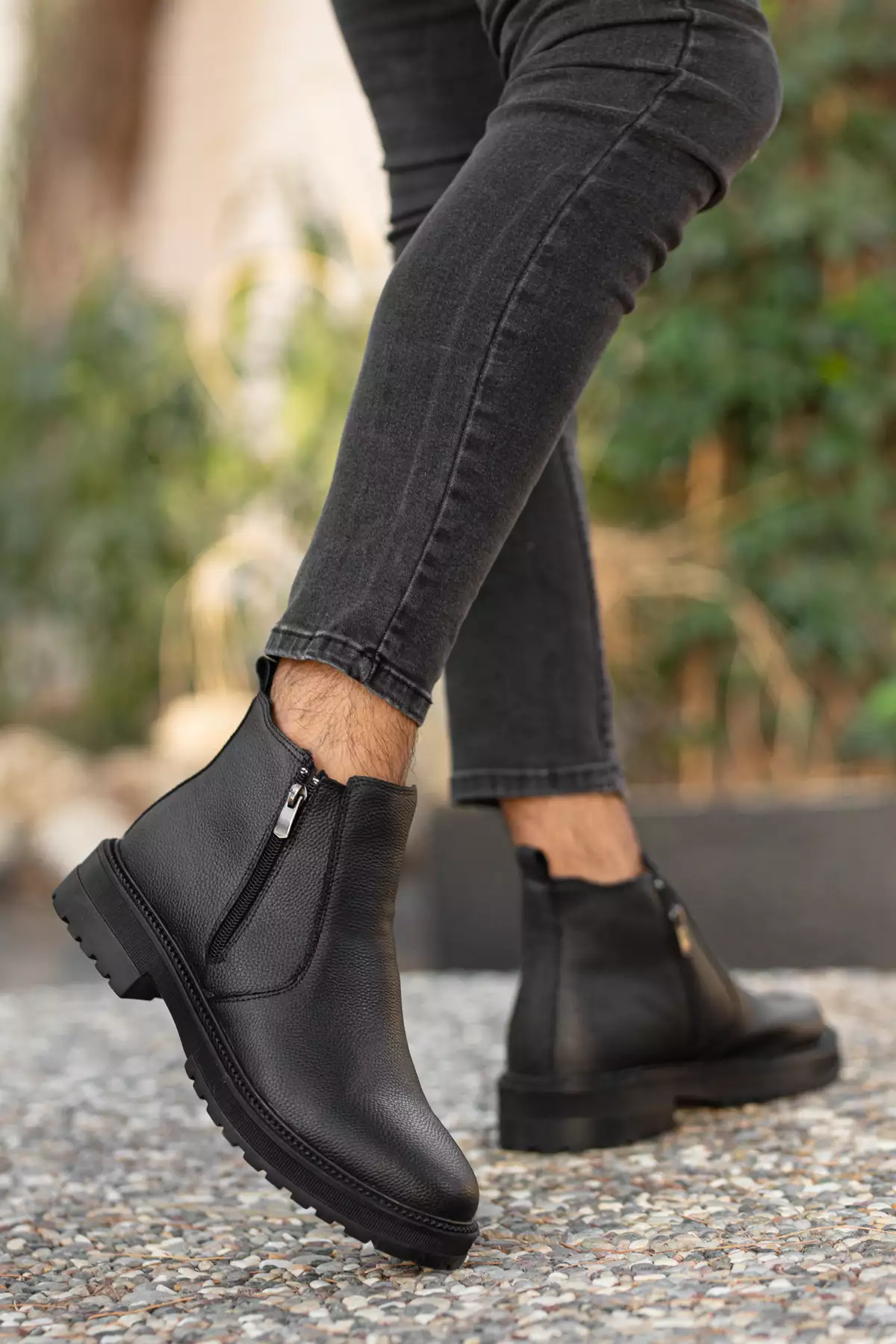 چکمه روزمره مردانه سیاه راحت با داخلی پشمی، مقاوم در برابر سرما و آب، با زیره لاستیکی ضد لغزش. برند Sanvio Tarzkar - 849990499