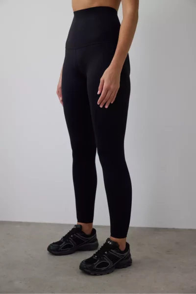 تای مشکی فوق‌العاده با کمربند بالا و طراحی مرواریدی (پوشی) برند Penti - 6114396