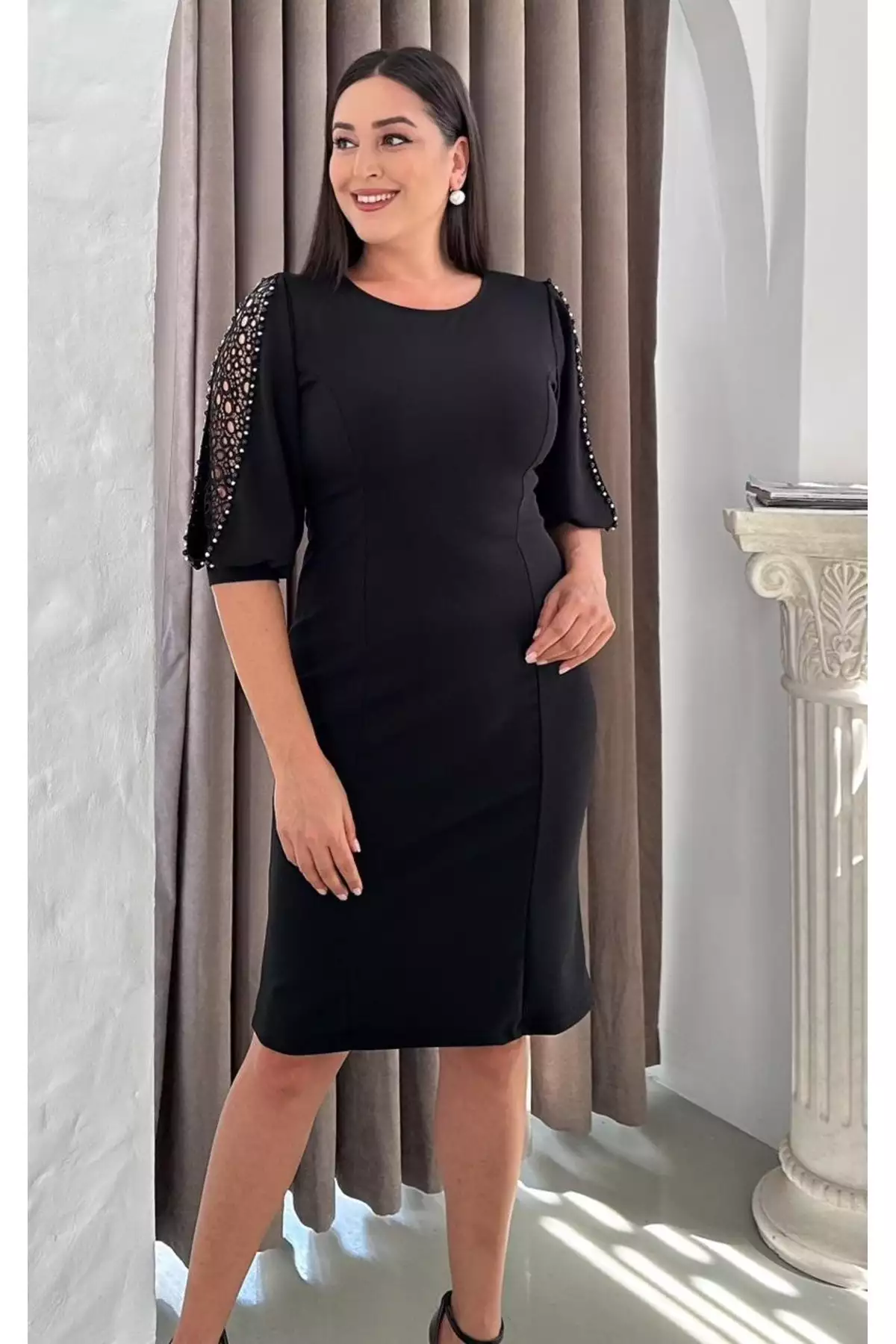 لباس مجلسی میدی با یقه گرد و آستینهای مروارید دوزی شده برای بانوان سایز بزرگ 24073 برند Butik Nilyam - 822784916
