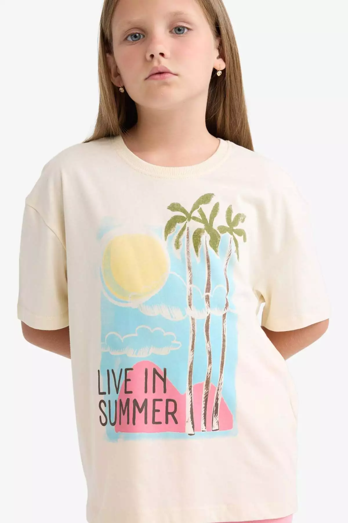 تیشرت کوتاه آستین دخترانه با یقه گرد و طرح ریسه مدل E0353A825SM برند Defacto - 941554137