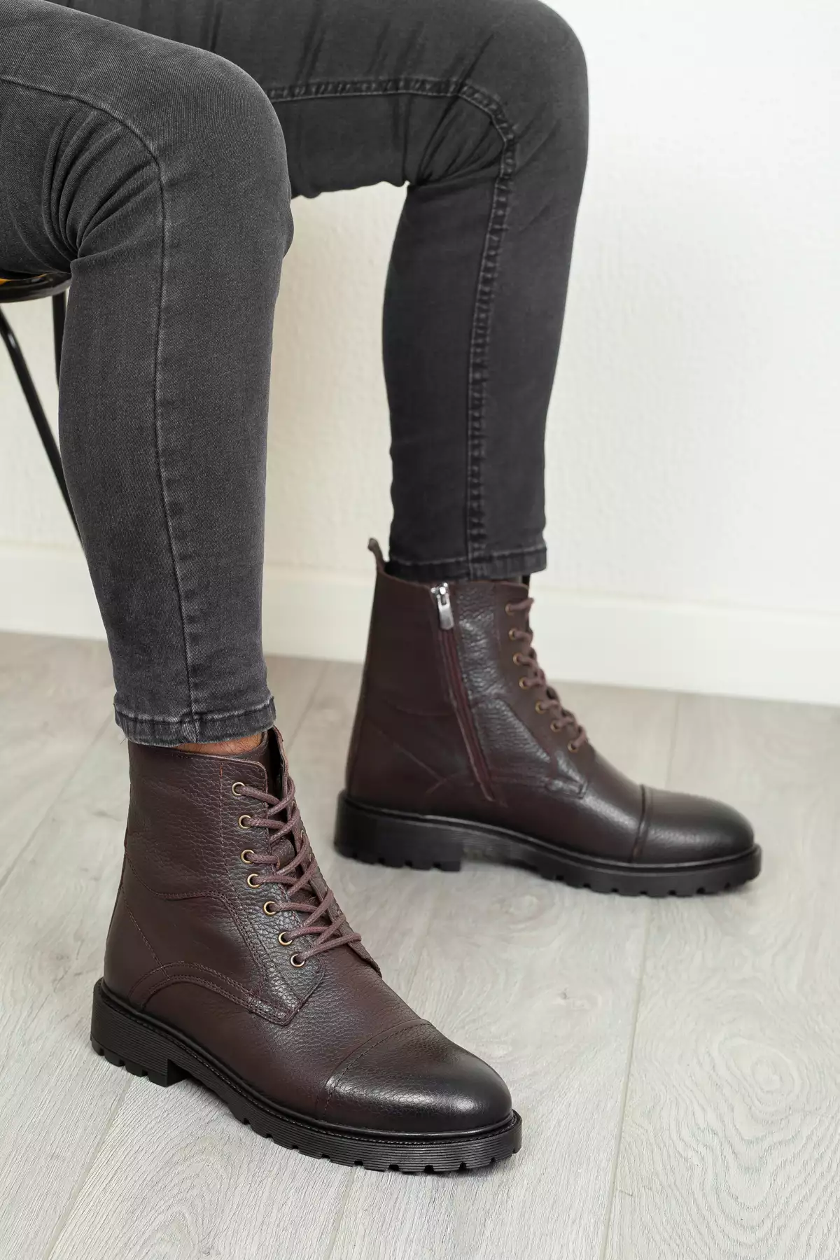 D402 چکمه زمستانی مردانه از جنس چرم طبیعی، ضد سرما با کفی لاستیکی برند Daxtors - 350404782