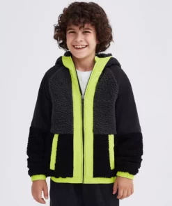 کاپشن پسرانه بزرگ Outdoor Fleece با زیپ کامل و خز داخلی رنگ سیاه مدل SK232203-001 برند Skechers - 762234562