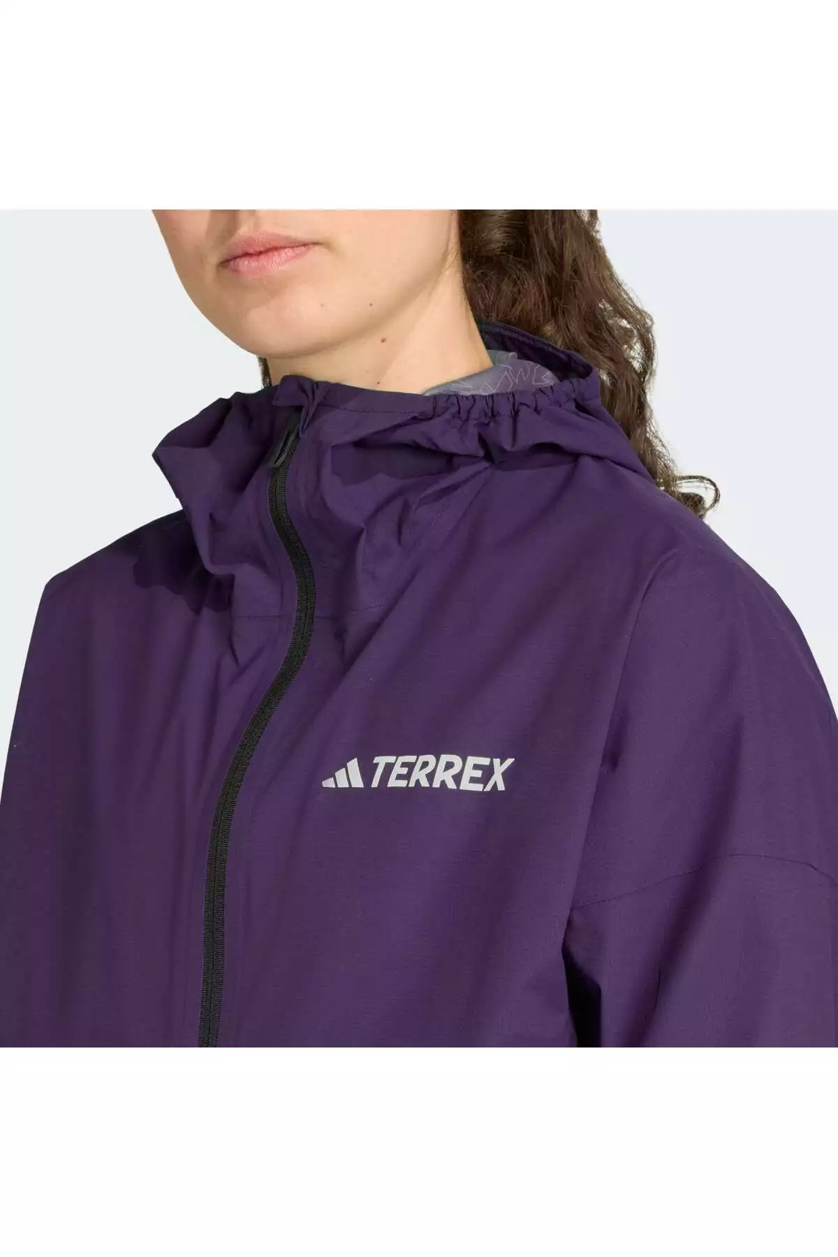 W XPR LIGHT R J به فارسی به صورت "وی اکسپیآر لایت آر جی" ترجمه میشود. برند adidas - 1002116392